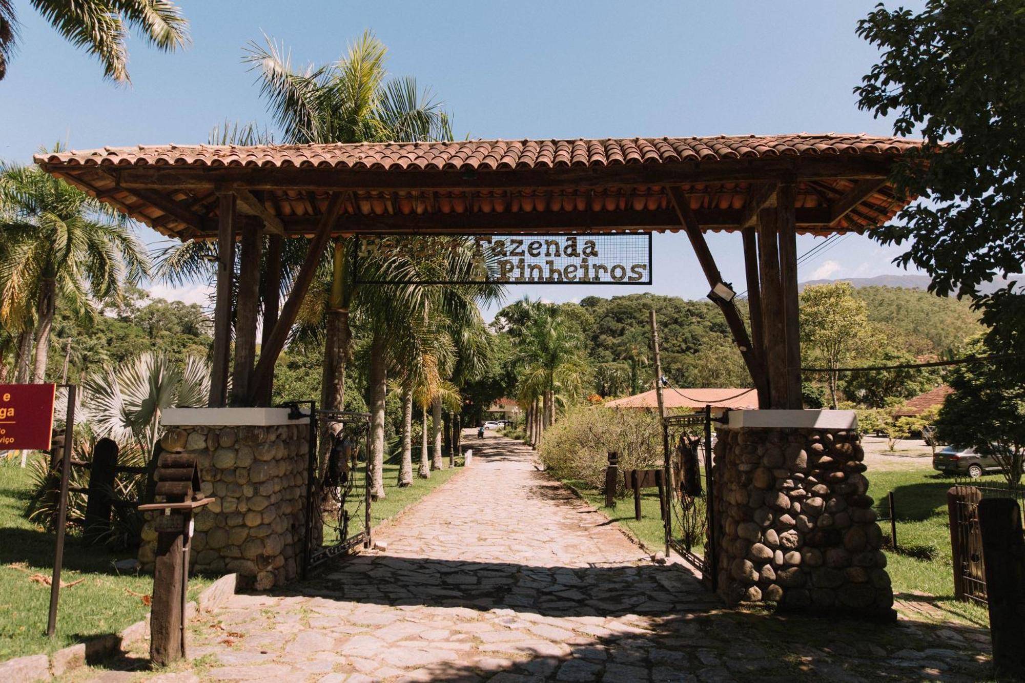 Resort Fazenda 3 Pinheiros Энженейру-Пассос Экстерьер фото